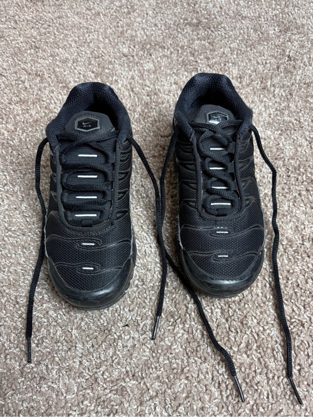 Nike black Air max Tn little boys size 1y